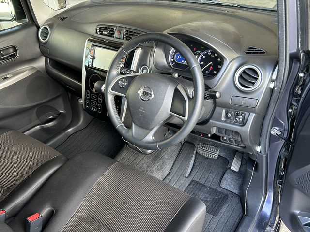 日産 デイズ ハイウェイスターG 静岡県 2015(平27)年 7.2万km プレミアムパープルP 純正ナビ/・（Bluetooth/CD/DVD/TV/AUX/ラジオ）/主要装備/・エマージェンシーブレーキー/・レーンキープアシスト/・横滑り防止装置/・アイドリングストップ/・全方位カメラ/・アラウンドビューモニター/・ステアリングリモコン/・ハーフレザーシート/・ベンチシート/・キセノンヘッドライト/・純正アルミホイール/・純正フロアマット/・ドライブレコーダー/・ETC/・インテリキー