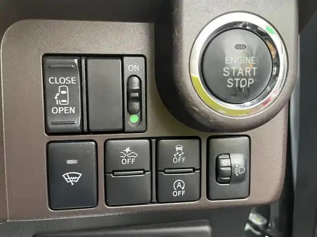 トヨタ ルーミー X S 石川県 2017(平29)年 8.3万km シルバー 4WD/純正メモリーナビ/純正CD/ワンセグTV/スマートキー/プッシュスタート/電動ミラー/レーダーブレーキ/オートライト/片側パワースライドドア/エアコン