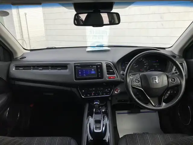 ホンダ ヴェゼル ハイブリッド Z 栃木県 2014(平26)年 12.7万km ルーセブラックM 株)IDOMが運営する【じしゃロン小山店】の自社ローン専用車両になります。こちらは現金またはオートローンご利用時の価格です。自社ローンご希望の方は別途その旨お申付け下さい//禁煙車/純正フルセグナビ/（CD/DVD/AM/FMラジオ）/(Bluetooth)/スマートキー/プッシュスタート/バックカメラ/ＥＴＣ/クルーズコントロール/シティブレーキアクティブシステム/シートヒーター/チップアップシート/ルーフレール/ステアリングリモコン/パドルシフト/電動格納ドアミラー/パワーウインドウ/オートライト/自動防眩ミラー