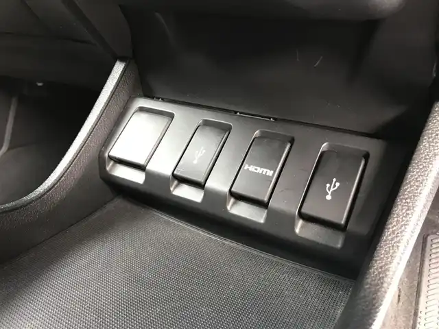 ホンダ ヴェゼル ハイブリッド Z 栃木県 2014(平26)年 12.7万km ルーセブラックM 株)IDOMが運営する【じしゃロン小山店】の自社ローン専用車両になります。こちらは現金またはオートローンご利用時の価格です。自社ローンご希望の方は別途その旨お申付け下さい//禁煙車/純正フルセグナビ/（CD/DVD/AM/FMラジオ）/(Bluetooth)/スマートキー/プッシュスタート/バックカメラ/ＥＴＣ/クルーズコントロール/シティブレーキアクティブシステム/シートヒーター/チップアップシート/ルーフレール/ステアリングリモコン/パドルシフト/電動格納ドアミラー/パワーウインドウ/オートライト/自動防眩ミラー