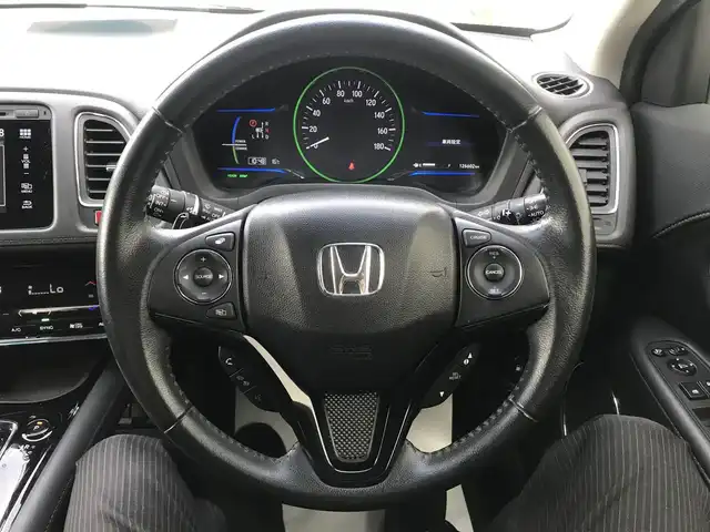 ホンダ ヴェゼル ハイブリッド Z 栃木県 2014(平26)年 12.7万km ルーセブラックM 株)IDOMが運営する【じしゃロン小山店】の自社ローン専用車両になります。こちらは現金またはオートローンご利用時の価格です。自社ローンご希望の方は別途その旨お申付け下さい//禁煙車/純正フルセグナビ/（CD/DVD/AM/FMラジオ）/(Bluetooth)/スマートキー/プッシュスタート/バックカメラ/ＥＴＣ/クルーズコントロール/シティブレーキアクティブシステム/シートヒーター/チップアップシート/ルーフレール/ステアリングリモコン/パドルシフト/電動格納ドアミラー/パワーウインドウ/オートライト/自動防眩ミラー