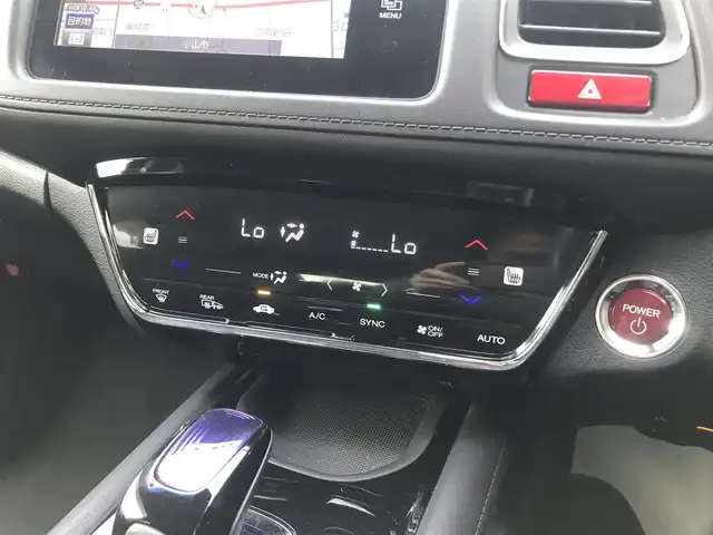 ホンダ ヴェゼル ハイブリッド Z 栃木県 2014(平26)年 12.7万km ルーセブラックM 株)IDOMが運営する【じしゃロン小山店】の自社ローン専用車両になります。こちらは現金またはオートローンご利用時の価格です。自社ローンご希望の方は別途その旨お申付け下さい//禁煙車/純正フルセグナビ/（CD/DVD/AM/FMラジオ）/(Bluetooth)/スマートキー/プッシュスタート/バックカメラ/ＥＴＣ/クルーズコントロール/シティブレーキアクティブシステム/シートヒーター/チップアップシート/ルーフレール/ステアリングリモコン/パドルシフト/電動格納ドアミラー/パワーウインドウ/オートライト/自動防眩ミラー