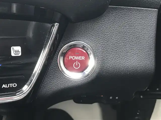 ホンダ ヴェゼル ハイブリッド Z 栃木県 2014(平26)年 12.7万km ルーセブラックM 株)IDOMが運営する【じしゃロン小山店】の自社ローン専用車両になります。こちらは現金またはオートローンご利用時の価格です。自社ローンご希望の方は別途その旨お申付け下さい//禁煙車/純正フルセグナビ/（CD/DVD/AM/FMラジオ）/(Bluetooth)/スマートキー/プッシュスタート/バックカメラ/ＥＴＣ/クルーズコントロール/シティブレーキアクティブシステム/シートヒーター/チップアップシート/ルーフレール/ステアリングリモコン/パドルシフト/電動格納ドアミラー/パワーウインドウ/オートライト/自動防眩ミラー