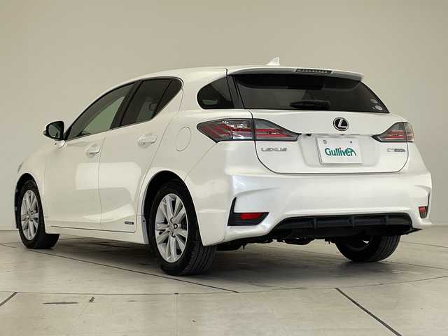 レクサス ＣＴ 200h バージョンC 愛知県 2015(平27)年 6.6万km ソニッククォーツ 純正ナビ/レーダークルーズコントロール/シートヒーター/バックカメラ/パワーシート/コーナーセンサー/パドルシフト/オートライト/ＥＴＣ/ステアリングスイッチ/スマートキー/プッシュスタート