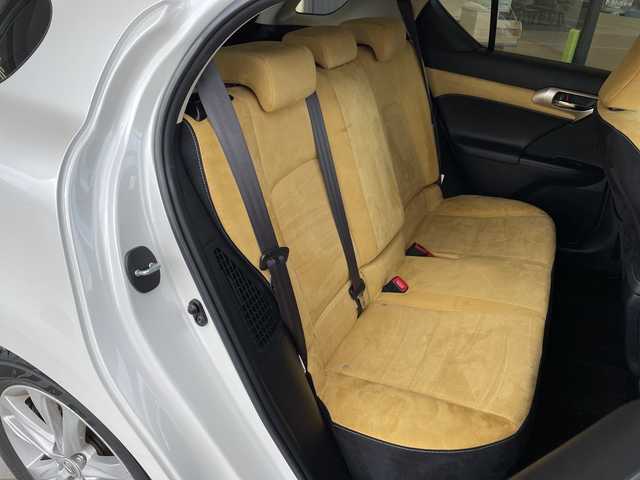 レクサス ＣＴ 200h バージョンC 愛知県 2015(平27)年 6.6万km ソニッククォーツ 純正ナビ/レーダークルーズコントロール/シートヒーター/バックカメラ/パワーシート/コーナーセンサー/パドルシフト/オートライト/ＥＴＣ/ステアリングスイッチ/スマートキー/プッシュスタート