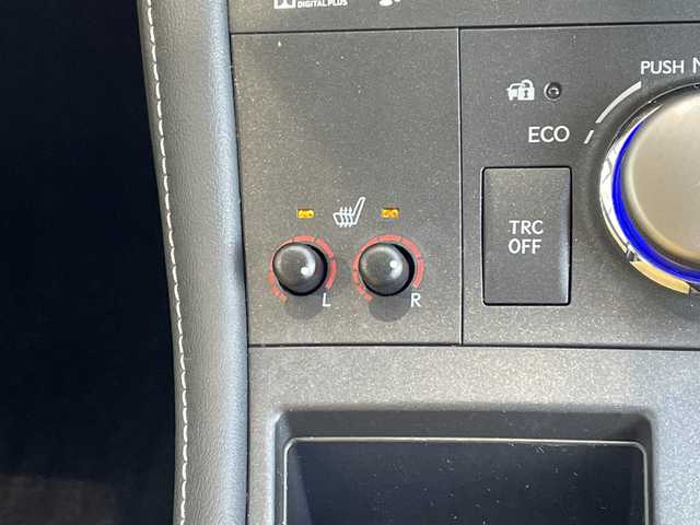 レクサス ＣＴ 200h バージョンC 愛知県 2015(平27)年 6.6万km ソニッククォーツ 純正ナビ/レーダークルーズコントロール/シートヒーター/バックカメラ/パワーシート/コーナーセンサー/パドルシフト/オートライト/ＥＴＣ/ステアリングスイッチ/スマートキー/プッシュスタート