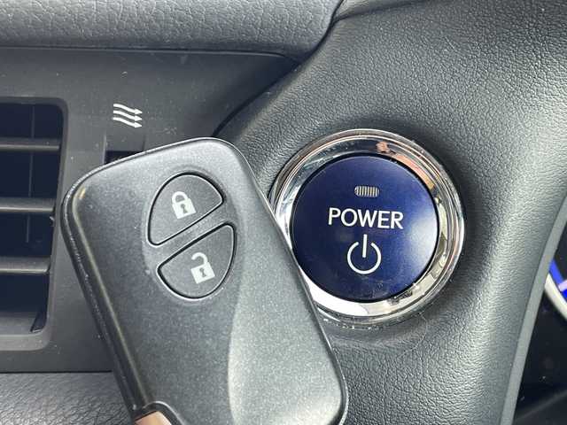 レクサス ＣＴ 200h バージョンC 愛知県 2015(平27)年 6.6万km ソニッククォーツ 純正ナビ/レーダークルーズコントロール/シートヒーター/バックカメラ/パワーシート/コーナーセンサー/パドルシフト/オートライト/ＥＴＣ/ステアリングスイッチ/スマートキー/プッシュスタート