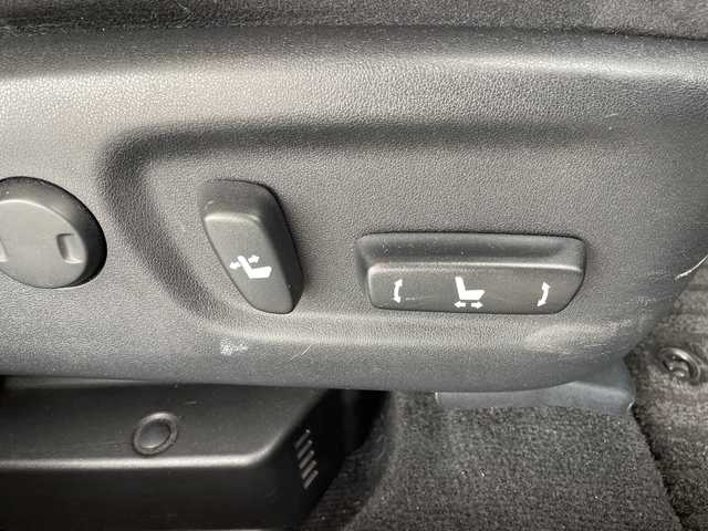 レクサス ＣＴ 200h バージョンC 愛知県 2015(平27)年 6.6万km ソニッククォーツ 純正ナビ/レーダークルーズコントロール/シートヒーター/バックカメラ/パワーシート/コーナーセンサー/パドルシフト/オートライト/ＥＴＣ/ステアリングスイッチ/スマートキー/プッシュスタート