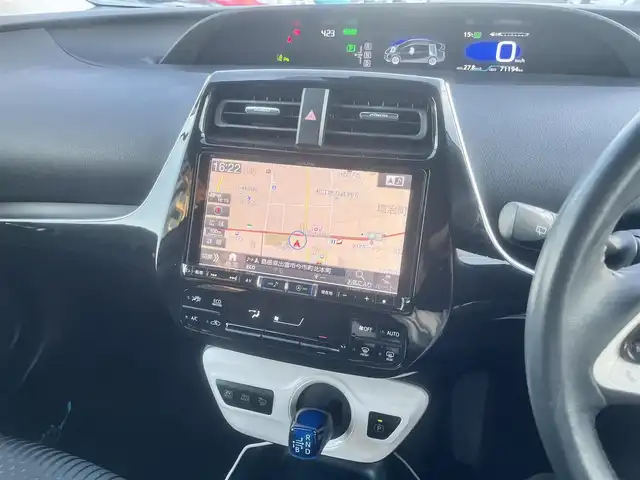 トヨタ プリウス Sセーフティプラス 島根県 2017(平29)年 7.2万km ホワイトパールクリスタルシャイン 純正アルパイン製９型メモリナビ　/フルセグＴＶ・ＤＶＤ再生・Ｂｌｕｅｔｏｏｔｈ接続　/バックカメラ　/ビルトインＥＴＣ　/モデリスタフルエアロ/ヘッドアップディプレイ/クルーズコントロール/衝突被害軽減ブレーキ　/レーンキープアシスト/前後コーナーセンサー/横滑り防止装置　/純正LEDヘッドライト/アイドリングストップ/スマートキー/プッシュスタート/社外15インチアルミホイール/純正フロアマット