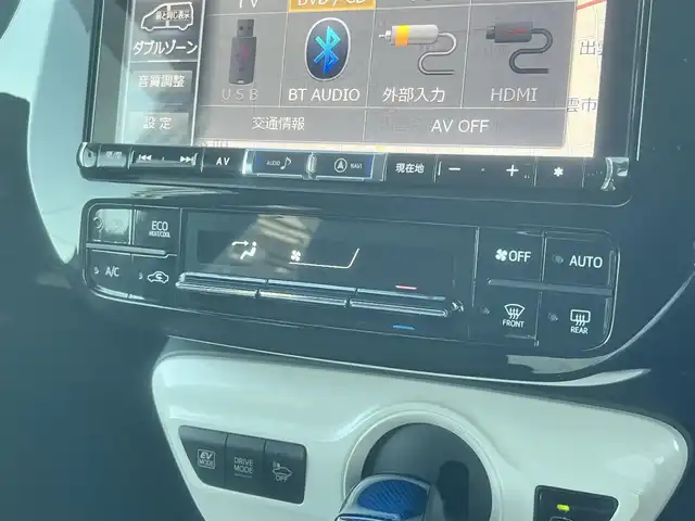 トヨタ プリウス Sセーフティプラス 島根県 2017(平29)年 7.2万km ホワイトパールクリスタルシャイン 純正アルパイン製９型メモリナビ　/フルセグＴＶ・ＤＶＤ再生・Ｂｌｕｅｔｏｏｔｈ接続　/バックカメラ　/ビルトインＥＴＣ　/モデリスタフルエアロ/ヘッドアップディプレイ/クルーズコントロール/衝突被害軽減ブレーキ　/レーンキープアシスト/前後コーナーセンサー/横滑り防止装置　/純正LEDヘッドライト/アイドリングストップ/スマートキー/プッシュスタート/社外15インチアルミホイール/純正フロアマット