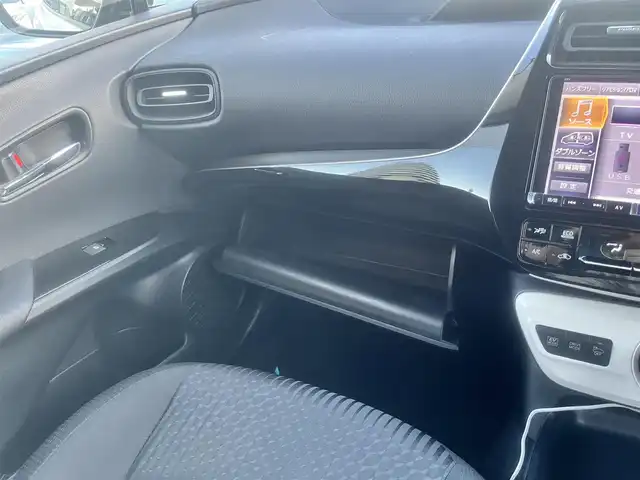 トヨタ プリウス Sセーフティプラス 島根県 2017(平29)年 7.2万km ホワイトパールクリスタルシャイン 純正アルパイン製９型メモリナビ　/フルセグＴＶ・ＤＶＤ再生・Ｂｌｕｅｔｏｏｔｈ接続　/バックカメラ　/ビルトインＥＴＣ　/モデリスタフルエアロ/ヘッドアップディプレイ/クルーズコントロール/衝突被害軽減ブレーキ　/レーンキープアシスト/前後コーナーセンサー/横滑り防止装置　/純正LEDヘッドライト/アイドリングストップ/スマートキー/プッシュスタート/社外15インチアルミホイール/純正フロアマット