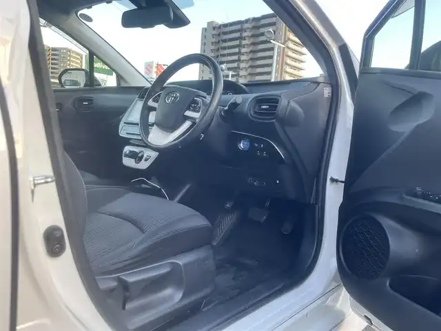 トヨタ プリウス Sセーフティプラス 島根県 2017(平29)年 7.2万km ホワイトパールクリスタルシャイン 純正アルパイン製９型メモリナビ　/フルセグＴＶ・ＤＶＤ再生・Ｂｌｕｅｔｏｏｔｈ接続　/バックカメラ　/ビルトインＥＴＣ　/モデリスタフルエアロ/ヘッドアップディプレイ/クルーズコントロール/衝突被害軽減ブレーキ　/レーンキープアシスト/前後コーナーセンサー/横滑り防止装置　/純正LEDヘッドライト/アイドリングストップ/スマートキー/プッシュスタート/社外15インチアルミホイール/純正フロアマット