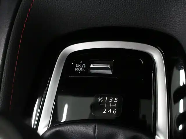 トヨタ カローラ スポーツ G Z 三重県 2020(令2)年 5.1万km ホワイトパールクリスタルシャイン TRDエアロ/社外リアスポイラー/柿本レーシング GT box 06＆S マフラー/セーフティセンス/純正ディスプレイオーディオ/・地デジTV/・Bluetooth/バックカメラ/コムテック前後ドライブレコーダー/全車速追従機能付レーダークルーズコントロール/レーントレーシングアラート/ブラインドスポットモニター/クリアランスソナー/バックソナー/リアクロストラフィックアラート/革コンビシートセット/・レッド革/ブラックウルトラスエードコンビシート/・前席シートヒーター/・シートバックポケット/ビルトインETC/丸型1灯式LEDヘッドランプ/・オートライト/オートマチックハイビーム/LEDフォグランプ/プッシュエンジンスタート/スマートキー×2/新車時保証書/取扱説明書
