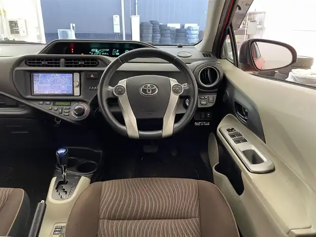 トヨタ アクア G 滋賀県 2012(平24)年 12.6万km シトラスオレンジマイカメタリック 純正HDDナビ/【Bluetooth/SD/HDD/フルセグ】/バックカメラ/シートヒーター/テレビキャンセラー/純正LEDライト/ETC