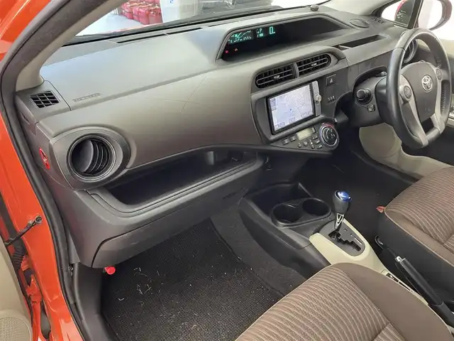 トヨタ アクア G 滋賀県 2012(平24)年 12.6万km シトラスオレンジマイカメタリック 純正HDDナビ/【Bluetooth/SD/HDD/フルセグ】/バックカメラ/シートヒーター/テレビキャンセラー/純正LEDライト/ETC