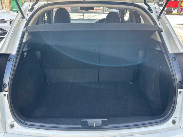 ホンダ ヴェゼル ハイブリッド 福岡県 2016(平28)年 9.2万km ホワイトオーキッドパール 純正ナビ・AM/FM・CD/DVD/フルTV・USB・HDMI・AUX/純正フロアマット/ETC（ビルド）/パドルシフト/クルーズコントロール/シートヒーター（D.N)/ブレーキホールド/横滑り防止/オートライト/車両接近通報装置/ウィンドシールドデアイサー/電動格納ミラー