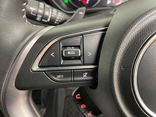 スズキ スイフト HYBRID MZ 道央・札幌 2023(令5)年 0.4万km キャラバンアイボリーパールM / シルバー2トーン ・４ＷＤ　/スズキセーフティサポート/・デュアルセンサーブレーキサポート２　/・ブラインドスポットモニター/・ドライバーモニタリングシステム/・アダプティブクルーズコントロール/・純正9インチメモリーナビゲーション/・CD/DVD/BT/フルセグTV/・スズキコネクト　/・バックカメラ/全方位カメラ　/・オートクルーズコントロール　/・シートヒーター＆リヤヒーターダクト/・マニュアルモード付パドルシフト/・アダプティブハイビームシステム/・オートライト/ＬＥＤライト/プレミアムUV＆IRカットガラス