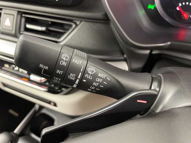 スズキ スイフト HYBRID MZ 道央・札幌 2023(令5)年 0.4万km キャラバンアイボリーパールM / シルバー2トーン ・４ＷＤ　/スズキセーフティサポート/・デュアルセンサーブレーキサポート２　/・ブラインドスポットモニター/・ドライバーモニタリングシステム/・アダプティブクルーズコントロール/・純正9インチメモリーナビゲーション/・CD/DVD/BT/フルセグTV/・スズキコネクト　/・バックカメラ/全方位カメラ　/・オートクルーズコントロール　/・シートヒーター＆リヤヒーターダクト/・マニュアルモード付パドルシフト/・アダプティブハイビームシステム/・オートライト/ＬＥＤライト/プレミアムUV＆IRカットガラス