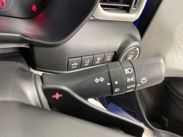 スズキ スイフト HYBRID MZ 道央・札幌 2023(令5)年 0.4万km キャラバンアイボリーパールM / シルバー2トーン ・４ＷＤ　/スズキセーフティサポート/・デュアルセンサーブレーキサポート２　/・ブラインドスポットモニター/・ドライバーモニタリングシステム/・アダプティブクルーズコントロール/・純正9インチメモリーナビゲーション/・CD/DVD/BT/フルセグTV/・スズキコネクト　/・バックカメラ/全方位カメラ　/・オートクルーズコントロール　/・シートヒーター＆リヤヒーターダクト/・マニュアルモード付パドルシフト/・アダプティブハイビームシステム/・オートライト/ＬＥＤライト/プレミアムUV＆IRカットガラス