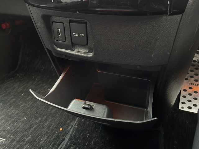 トヨタ ヴェルファイア 2．4Z プラチナセレクション 新潟県 2010(平22)年 15.4万km ホワイトパールクリスタルシャイン 社外SDナビ/フルセグＴＶ・Bluetooth接続・CD/ＤＶＤ再生/両側電動ドア/バックカメラ/コーナーセンサー/クルーズコントロール/フリップダウンモニター/レザーシート/電動リアゲート/ドライブレコーダー/ETC/フォグランプ/スマートスペアキー有/プッシュスタート/純正フロアマット/社外18インチＡＷ