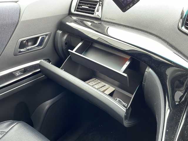 トヨタ ヴェルファイア 2．4Z プラチナセレクション 新潟県 2010(平22)年 15.4万km ホワイトパールクリスタルシャイン 社外SDナビ/フルセグＴＶ・Bluetooth接続・CD/ＤＶＤ再生/両側電動ドア/バックカメラ/コーナーセンサー/クルーズコントロール/フリップダウンモニター/レザーシート/電動リアゲート/ドライブレコーダー/ETC/フォグランプ/スマートスペアキー有/プッシュスタート/純正フロアマット/社外18インチＡＷ