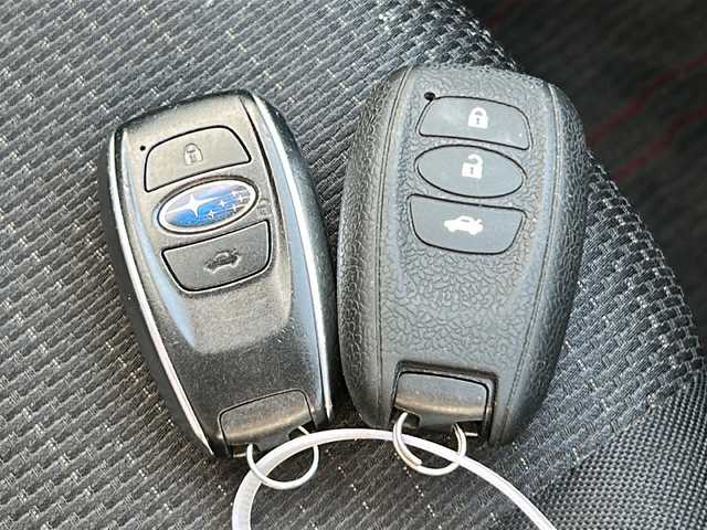 スバル レヴォーグ 1．6GTアイサイト スマートED 福島県 2017(平29)年 5.9万km 黒 ・４WD/・純正メモリナビ/（CD・DVD・AM・FM・BT・iPod）/・バックカメラ/・スマートキー/・プッシュスタート/・ETC/・レーダークルーズコントロール/・純正ドライブレコーダー/・アイドリングストップ/・純正アルミホイール/・ドアバイザー