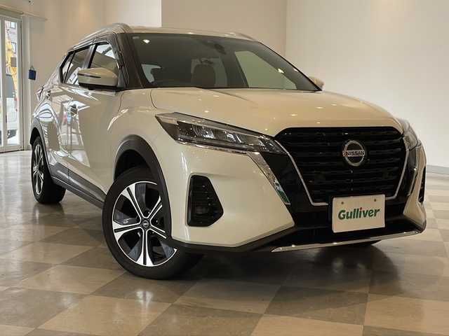 日産 キックス X ツートーンインテリアED 福井県 2020(令2)年 7.4万km ブリリアントホワイトパール 純正9インチナビ/フルセグTV/アラウンドビューモニター/セーフティアシスト/プロパイロット/ビルトインETC/ドライブレコーダー/レザーシート/シートヒーター/革巻きステアリング/ステアリングヒーター/インテリジェントルームミラー/オートライト/LEDヘッドライト/純正AW/純正フロアマット/プッシュスタート/スマートキー/ステアリングスイッチ/フォグランプ
