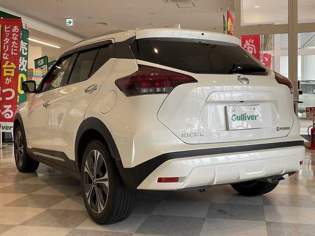 日産 キックス X ツートーンインテリアED 福井県 2020(令2)年 7.4万km ブリリアントホワイトパール 純正9インチナビ/フルセグTV/アラウンドビューモニター/セーフティアシスト/プロパイロット/ビルトインETC/ドライブレコーダー/レザーシート/シートヒーター/革巻きステアリング/ステアリングヒーター/インテリジェントルームミラー/オートライト/LEDヘッドライト/純正AW/純正フロアマット/プッシュスタート/スマートキー/ステアリングスイッチ/フォグランプ