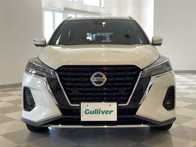 日産 キックス X ツートーンインテリアED 福井県 2020(令2)年 7.4万km ブリリアントホワイトパール 純正9インチナビ/フルセグTV/アラウンドビューモニター/セーフティアシスト/プロパイロット/ビルトインETC/ドライブレコーダー/レザーシート/シートヒーター/革巻きステアリング/ステアリングヒーター/インテリジェントルームミラー/オートライト/LEDヘッドライト/純正AW/純正フロアマット/プッシュスタート/スマートキー/ステアリングスイッチ/フォグランプ