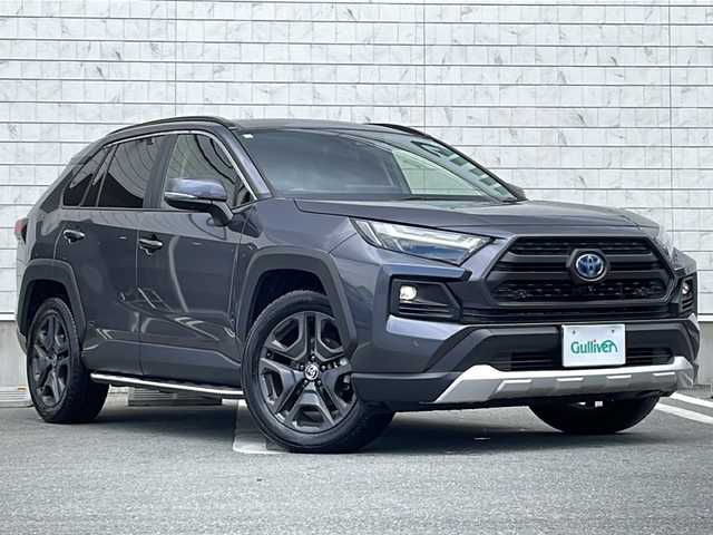トヨタ ＲＡＶ４ ハイブリッド アドベンチャー 山形県 2023(令5)年 3万km グレーメタリック 禁煙車/ムーンルーフ/レザーシート/Toyota Safety Sense/・プリクラッシュセーフティ/・レーントレーシングアシスト/・レーダークルーズコントロール/・ロードサインアシスト/・発進遅れ告知機能/・プロアクティブドライビングアシスト/・オートマチックハイビーム/モデリスタサイドステップ/ブラインドスポットモニター/純正ナビ(BT.USB.HDMI.MiraCast)/パノラミックビューモニター/ETC2.0/シートヒーター/エアシート/パワーシート/ステアリングヒーター/電動パーキングブレーキ/オートホールド/LEDヘッドライト/プッシュスタート/スマートキー