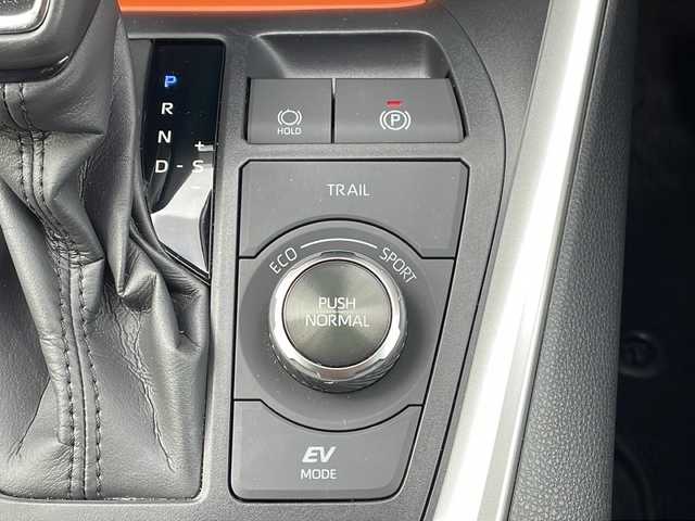 トヨタ ＲＡＶ４ ハイブリッド アドベンチャー 山形県 2023(令5)年 3万km グレーメタリック 禁煙車/ムーンルーフ/レザーシート/Toyota Safety Sense/・プリクラッシュセーフティ/・レーントレーシングアシスト/・レーダークルーズコントロール/・ロードサインアシスト/・発進遅れ告知機能/・プロアクティブドライビングアシスト/・オートマチックハイビーム/モデリスタサイドステップ/ブラインドスポットモニター/純正ナビ(BT.USB.HDMI.MiraCast)/パノラミックビューモニター/ETC2.0/シートヒーター/エアシート/パワーシート/ステアリングヒーター/電動パーキングブレーキ/オートホールド/LEDヘッドライト/プッシュスタート/スマートキー