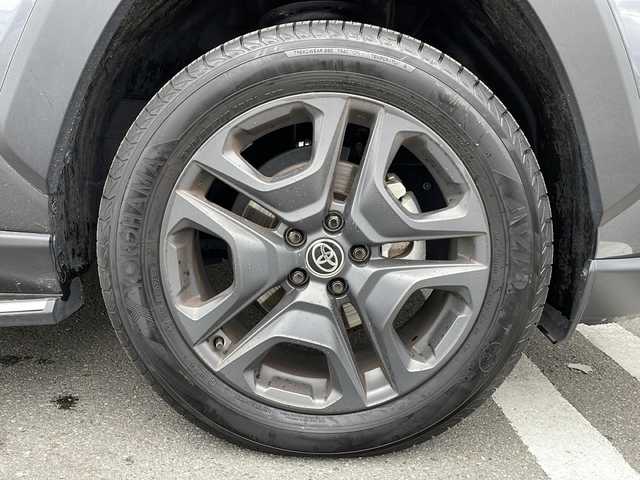 トヨタ ＲＡＶ４ ハイブリッド アドベンチャー 山形県 2023(令5)年 3万km グレーメタリック 禁煙車/ムーンルーフ/レザーシート/Toyota Safety Sense/・プリクラッシュセーフティ/・レーントレーシングアシスト/・レーダークルーズコントロール/・ロードサインアシスト/・発進遅れ告知機能/・プロアクティブドライビングアシスト/・オートマチックハイビーム/モデリスタサイドステップ/ブラインドスポットモニター/純正ナビ(BT.USB.HDMI.MiraCast)/パノラミックビューモニター/ETC2.0/シートヒーター/エアシート/パワーシート/ステアリングヒーター/電動パーキングブレーキ/オートホールド/LEDヘッドライト/プッシュスタート/スマートキー