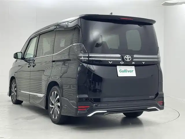 トヨタ ヴォクシー S－Z 茨城県 2022(令4)年 1.6万km アティチュードブラックマイカ 純正10.5型DA/ナビキット/全方位カメラ/フルセグ/アドバンストパーク/モデリスタエアロ/快適利便パッケージ/ユニバーサルステップ/衝突被害軽減ブレーキ/車線逸脱抑制装置/レーダークルーズコントロール/BSM/オートマチックハイビーム/クリアランスソナー/両側電動スライドドア/ETC2.0/ドラレコ/シートヒーター/純正18インチAW/3眼LEDヘッドライト/スマートキー