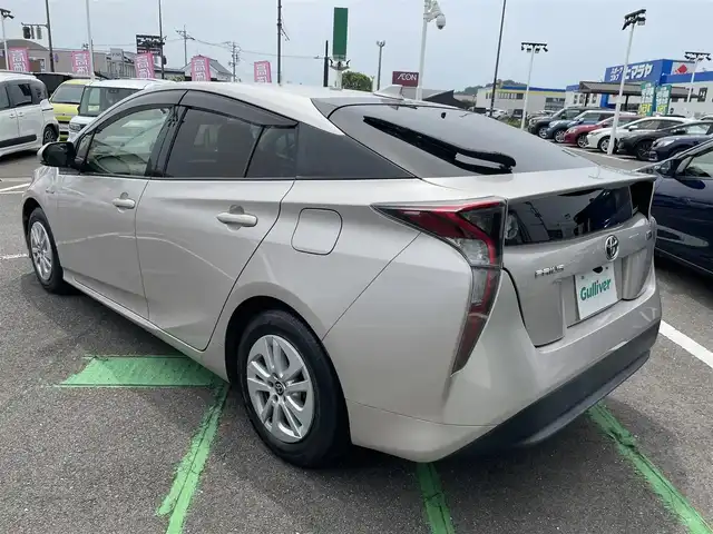 トヨタ プリウス S 長崎県 2017(平29)年 6.2万km スティールブロンドM 社外メモリナビ/バックカメラ/前後ドライブレコーダー/オートライト/LEDヘッドライト/横滑り防止/ステアリングスイッチ/ETC/スマートキー