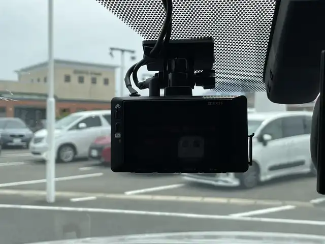 トヨタ プリウス S 長崎県 2017(平29)年 6.2万km スティールブロンドM 社外メモリナビ/バックカメラ/前後ドライブレコーダー/オートライト/LEDヘッドライト/横滑り防止/ステアリングスイッチ/ETC/スマートキー