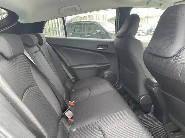 トヨタ プリウス S 長崎県 2017(平29)年 6.2万km スティールブロンドM 社外メモリナビ/バックカメラ/前後ドライブレコーダー/オートライト/LEDヘッドライト/横滑り防止/ステアリングスイッチ/ETC/スマートキー