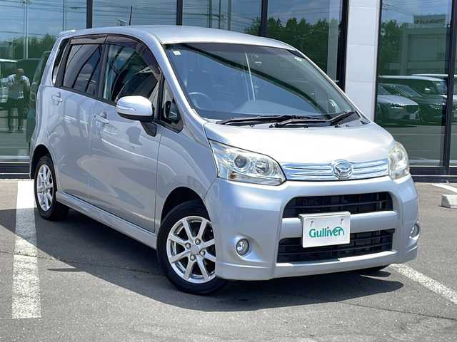 ダイハツ ムーヴ カスタム G 道東・釧路十勝 2011(平23)年 6.2万km ブライトシルバーメタリック ・４WD/・社外メモリナビ　/（CD・DVD・BT・SD・iPod・フルセグ）/・バックカメラ/・社外ドライブレコーダー/・ＥＴＣ　/・純正１４インチアルミホイール/・スマートキー/・プッシュスタート/・エンジンスターター/・純正フロアマット/・ＩＳＯＦＩＸ