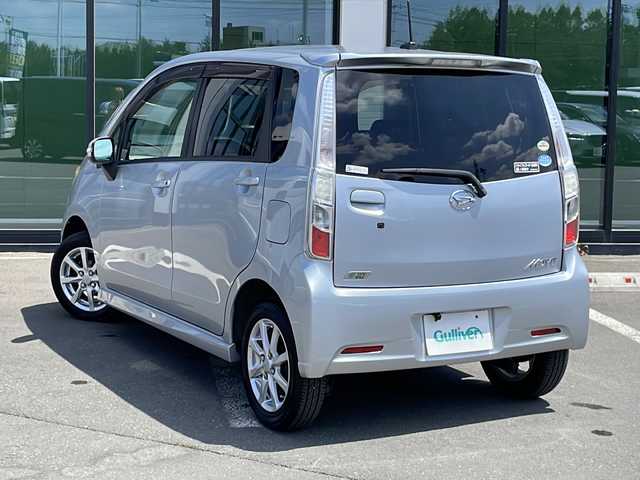 ダイハツ ムーヴ カスタム G 道東・釧路十勝 2011(平23)年 6.2万km ブライトシルバーメタリック ・４WD/・社外メモリナビ　/（CD・DVD・BT・SD・iPod・フルセグ）/・バックカメラ/・社外ドライブレコーダー/・ＥＴＣ　/・純正１４インチアルミホイール/・スマートキー/・プッシュスタート/・エンジンスターター/・純正フロアマット/・ＩＳＯＦＩＸ