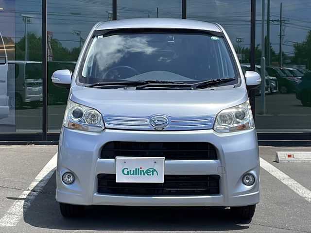 ダイハツ ムーヴ カスタム G 道東・釧路十勝 2011(平23)年 6.2万km ブライトシルバーメタリック ・４WD/・社外メモリナビ　/（CD・DVD・BT・SD・iPod・フルセグ）/・バックカメラ/・社外ドライブレコーダー/・ＥＴＣ　/・純正１４インチアルミホイール/・スマートキー/・プッシュスタート/・エンジンスターター/・純正フロアマット/・ＩＳＯＦＩＸ