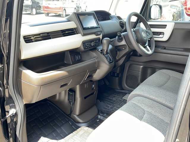 ホンダ Ｎ ＢＯＸ L 道東・釧路十勝 2021(令3)年 11.4万km クリスタルブラックパール ・４WD/・社外ナビ/(FM・AM・CD・DVD・BT・USB)/・バックカメラ/・片側パワースライドドア/・衝突被害軽減ブレーキ/・レーダークルーズコントロール/・シートヒーター/・レーンアシスト/・リアパーキングセンサー/・オートマチックハイビーム/・オートライト/・LEDヘッドライト/・アイドリングストップ/・横滑り防止装置/・前席シートヒーター/・サイドミラーヒーター/・ドライブレコーダー/・ETC/・ステアリングスイッチ/・純正１４インチアルミホイール/・シートバックテーブル/・ロールサンシェード/・電格ウィンカーミラー/・ドアバイザー