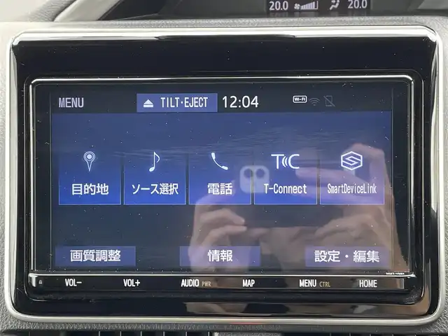 トヨタ ヴォクシー ZS 煌Ⅱ 愛知県 2019(令1)年 2万km ホワイトパールクリスタルシャイン ・純正SDメモリーナビ/・バックカメラ/・フルセグTV/・CD/DVD再生/・ETC（新セキュリティ対応）/・Bluetooth/USB/IWCH接続/・3列シート/・両側パワースライドドア/・社外製フロアマット/・ウォークスルー（1列目）/・純正16インチアルミホイール/・LEDヘッドライト/・オートマチックハイビーム/・コーナーセンサー（後方）/・横滑り防止装置/・衝突軽減ブレーキ/・レーンキープアシスト/・ドライブレコーダー（前）/・充電用USBポート（2個）/・クルーズコントロール/・MTモード付きAT/・全席オートエアコン/・カロッツェリアスピーカー/・モデリスタ シグネチャーイルミブレード