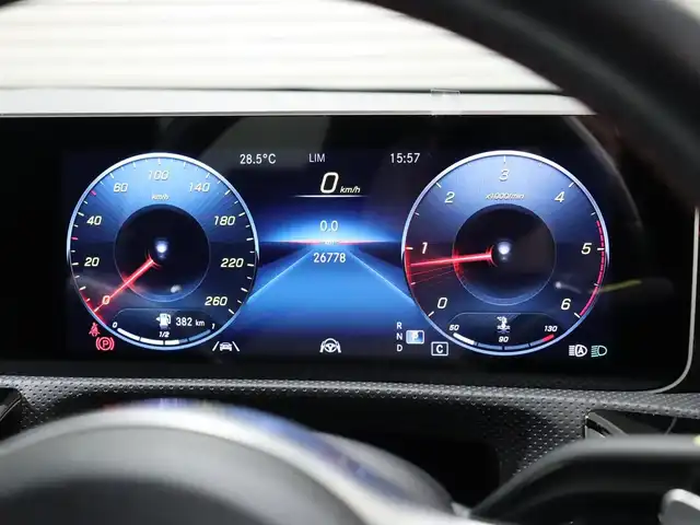 メルセデス・ベンツ Ｍ・ベンツ Ａ２００ｄ AMGライン 静岡県 2019(令1)年 2.7万km ポーラホワイト 衝突軽減ブレーキ　/半革　/ＡＣＣ　/純正ナビＴＶ　/ＬＥＤ　/ＥＴＣ　/パドルシフト　/シートキネティクス　/パワーシート／ヒーター　/純正１８ＡＷ　/コーナーセンサー　/パーキングアシスト　/キーレスゴー