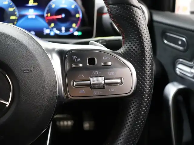 メルセデス・ベンツ Ｍ・ベンツ Ａ２００ｄ AMGライン 静岡県 2019(令1)年 2.7万km ポーラホワイト 衝突軽減ブレーキ　/半革　/ＡＣＣ　/純正ナビＴＶ　/ＬＥＤ　/ＥＴＣ　/パドルシフト　/シートキネティクス　/パワーシート／ヒーター　/純正１８ＡＷ　/コーナーセンサー　/パーキングアシスト　/キーレスゴー
