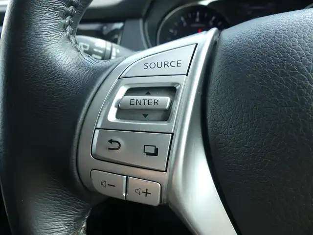 日産 エクストレイル 20Xt エマージェンシーブレーキ 千葉県 2016(平28)年 2.1万km ブリリアントホワイトパール エマージェンシーブレーキ/クルーズコントロール/アイドリングストップ/カブロンシート/前席シートヒーター/純正SDナビ/地デジTV/【DVD/CD再生機能　Bluetooth接続】/アラウンドビューモニター/ドライブレコーダー（CA-XDR71GD）/ETC/LEDヘッドライト/フォグライト/ウインカーミラー/コーナーセンサー/純正17インチアルミホイル/インテリジェントキー
