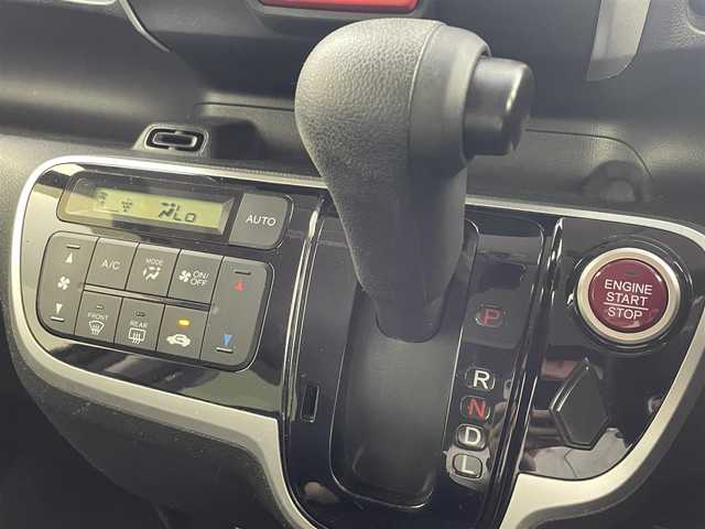 ホンダ Ｎ ＢＯＸ G Lパッケージ 群馬県 2016(平28)年 5万km スマートブラック フリップダウンモニター　社外７インチナビ　両側パワースライドドア　ベンチシート　ステアリングリモコン　横滑り防止装置　ＥＴＣ　スマートキー　スペアキー　ダブルエアバッグ　ＡＢＳ　盗難防止装置　禁煙車