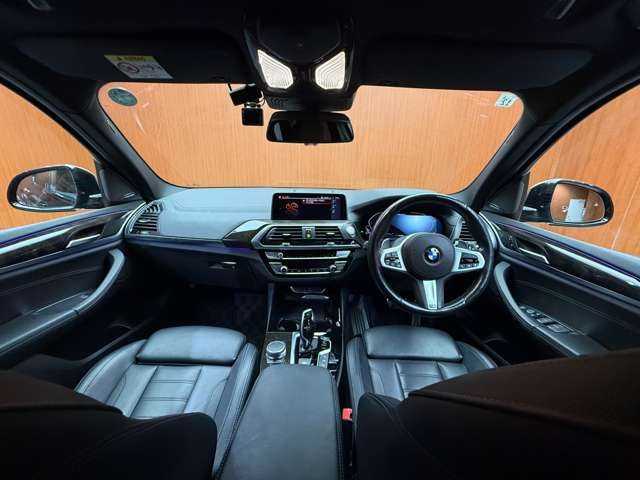 ＢＭＷ Ｘ３ M40d 千葉県 2019(令1)年 4.5万km サファイアブラックP パノラマＳＲ　/ハイラインＰＫＧ　/ｈ／ｋサウンド/純正ナビ　/３６０°カメラ　/ＡＣＣ　/ＨＵＤ　/黒革　/シートヒーター　/パワーシート　/アンビエントライト　/ＬＥＤヘッドライト　/オートライト　/電動リアゲート