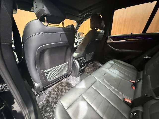 ＢＭＷ Ｘ３ M40d 千葉県 2019(令1)年 4.5万km サファイアブラックP パノラマＳＲ　/ハイラインＰＫＧ　/ｈ／ｋサウンド/純正ナビ　/３６０°カメラ　/ＡＣＣ　/ＨＵＤ　/黒革　/シートヒーター　/パワーシート　/アンビエントライト　/ＬＥＤヘッドライト　/オートライト　/電動リアゲート