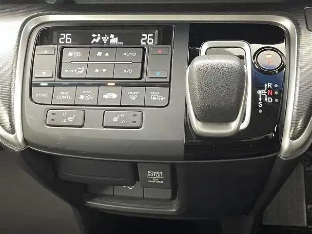 ホンダ ステップワゴン スパーダ ハイブリッド G EX ホンダセンシング 熊本県 2019(令1)年 6.7万km プラチナホワイトパール ワンオーナー　/禁煙車　/社外ナビ　/カロッツェリアフリップダウンモニター　/ビルトインＥＴＣ　/社外前後ドライブレコーダー　/バックカメラ/レーダークルーズコントロール/前後クリアランスソナー　/両側パワースライドドア　/前席シートヒーター　/ＧＰＳレーダー探知機/レーンキープアシスト/横滑り防止/デジタルインナーミラー/フロアマット/純正１６インチAW/オートライト/LEDヘッドライト/フォグライト/スマートキー/プッシュスタート/保証書/取扱説明書