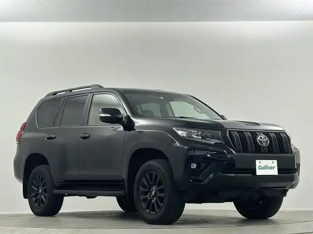 トヨタ ランドクルーザー プラド TX Lパッケージ マットブラED 埼玉県 2022(令4)年 2.8万km ブラック 特別仕様車【マットブラックエディション】　サンルーフ　ベージュレザーシート　パワーシート　　シートベンチレーション　電動格納サードシート　純正MOPディスプレイオーディオ　バックカメラ　全周囲モニター　衝突軽減　レーダークルーズ　ビルトインＥＴＣ2.0 LEDヘッドライト　フォグランプ  オートライト  AHB LDA