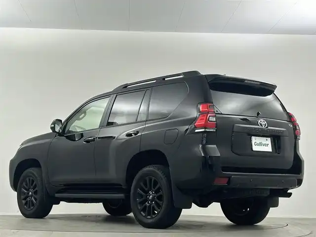 トヨタ ランドクルーザー プラド TX Lパッケージ マットブラED 埼玉県 2022(令4)年 2.8万km ブラック 特別仕様車【マットブラックエディション】　サンルーフ　ベージュレザーシート　パワーシート　　シートベンチレーション　電動格納サードシート　純正MOPディスプレイオーディオ　バックカメラ　全周囲モニター　衝突軽減　レーダークルーズ　ビルトインＥＴＣ2.0 LEDヘッドライト　フォグランプ  オートライト  AHB LDA